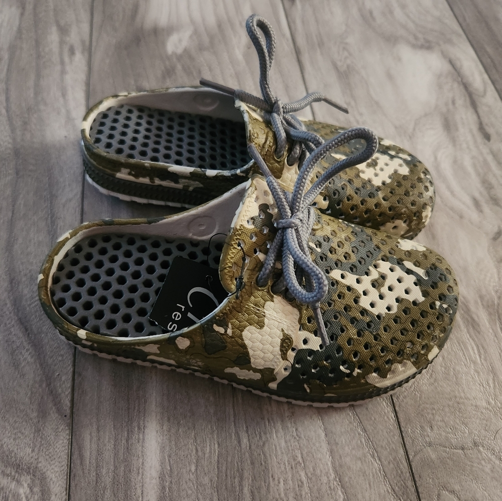 Nwt Cromer Camo Air Walk Clogs size 11/12